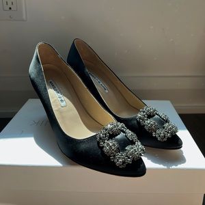 Manolo Blahnik Satin Hangisi heels 70